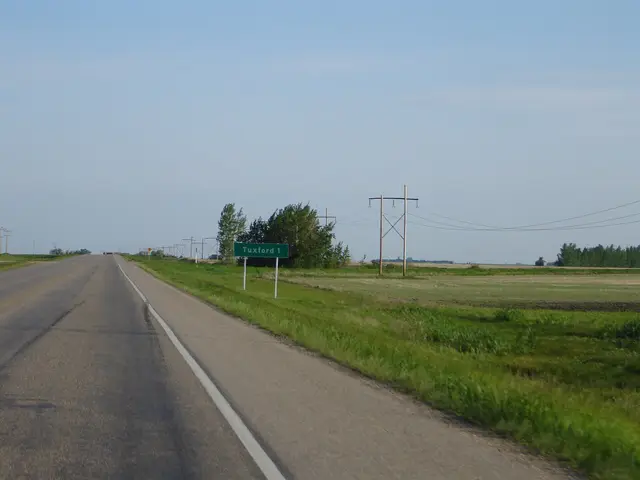 Highway 2 approaching Tuxford